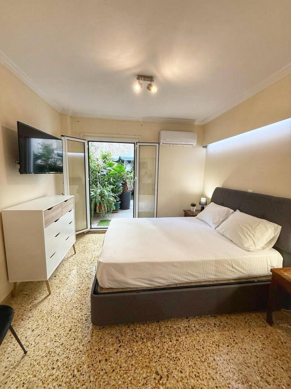 Modern Apartment In The Heart Of Athens Near Acropolis Bagian luar foto